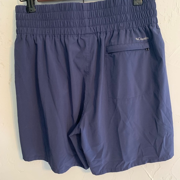 Columbia women’s shorts - Picture 2 of 5
